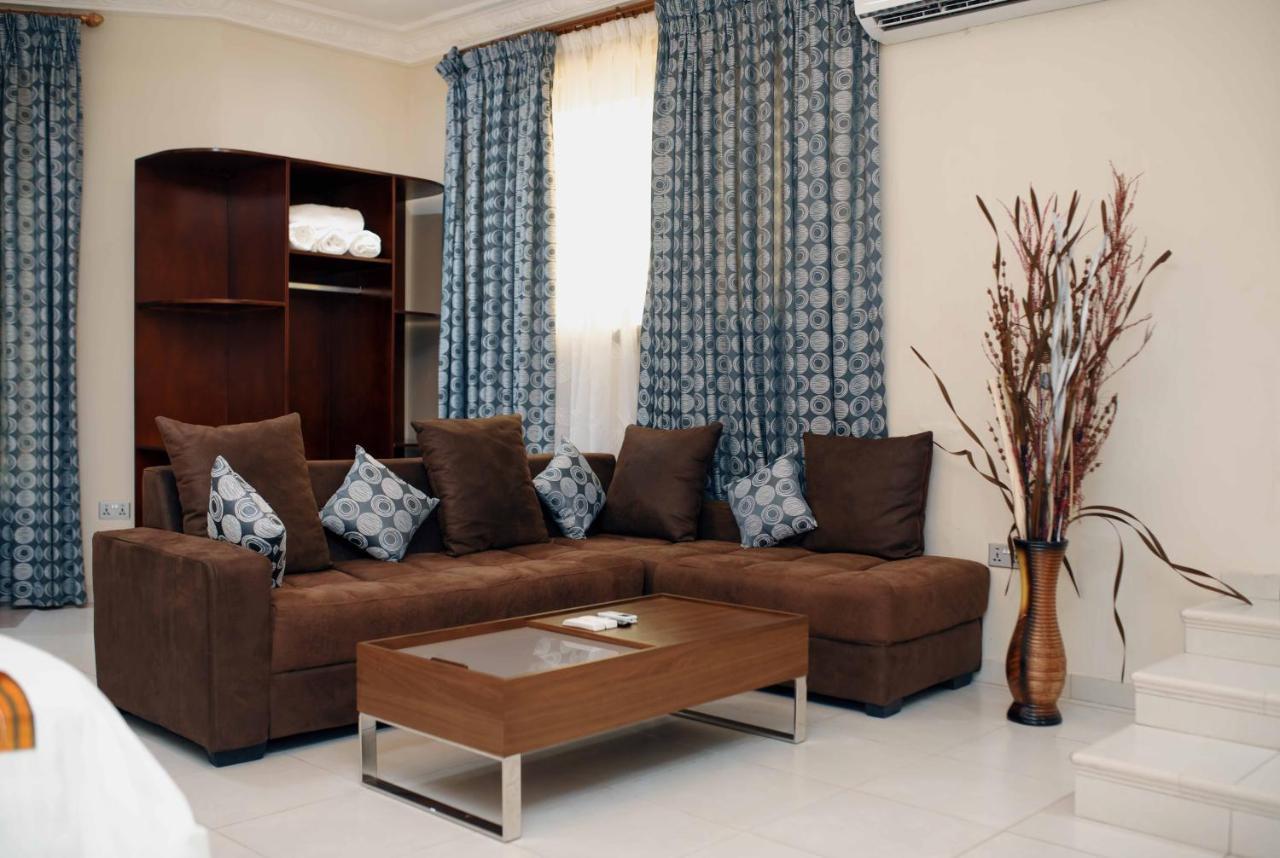 Cocktail and Dreams Hotel Accra Exteriör bild