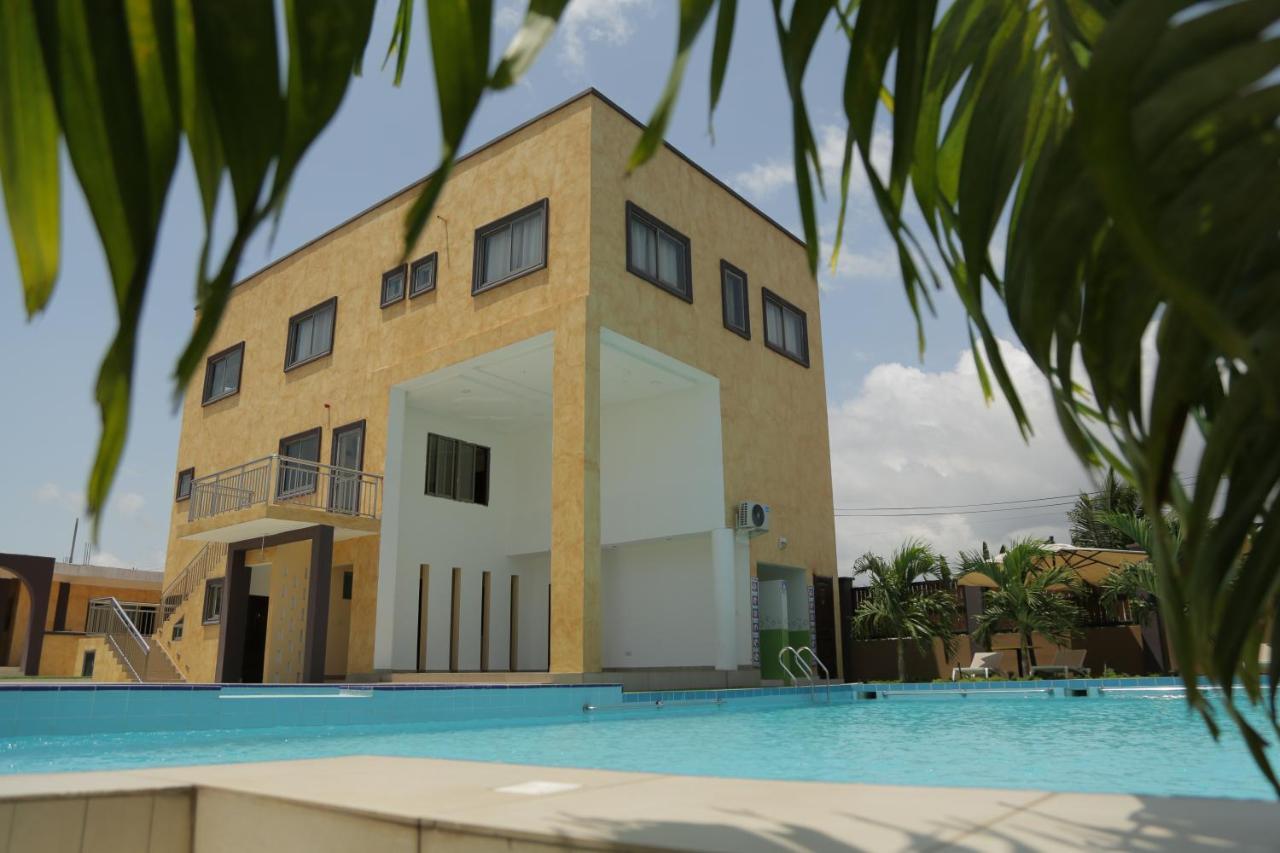 Cocktail and Dreams Hotel Accra Exteriör bild