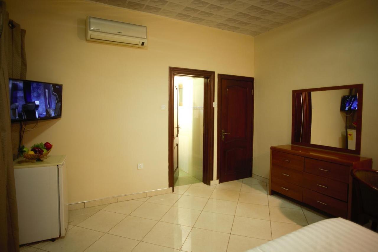Cocktail and Dreams Hotel Accra Exteriör bild